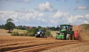 The granary of Europe cultivates debts